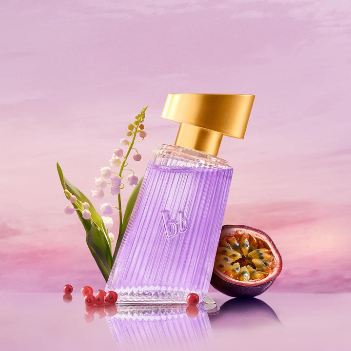 Bruno Banani Magic Woman Eau De Toilette, Parfum seducător pentru femei cu note floral-fructate, Formulă vegană, Acțiune extra-lungă, 50 ml