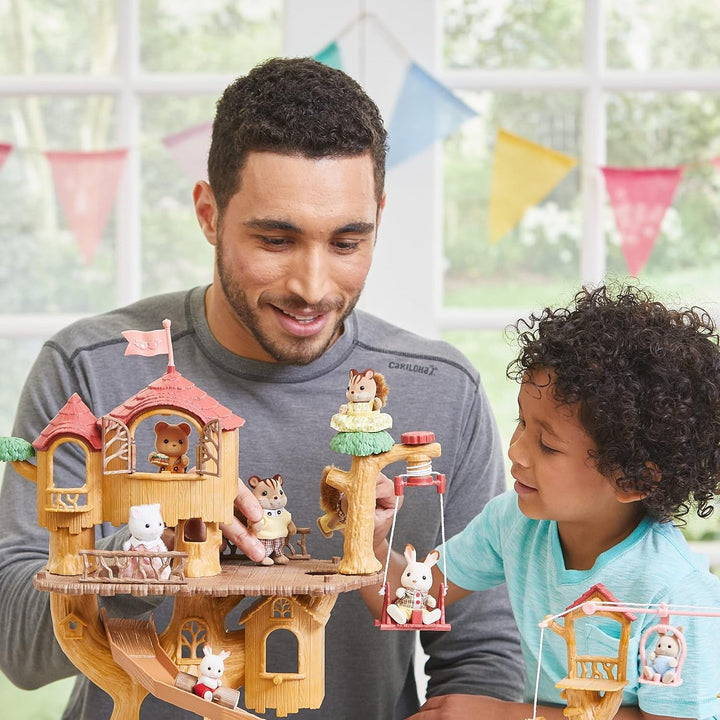 Sylvanian Families 5494 Adventure Tree House - Set de joacă pentru casa de păpuși