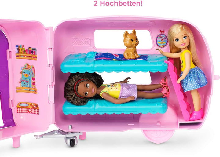 Barbie Chelsea Series, Chelsea Car And Camper Set cu 10+ Barbie Camping Accessories, 1X Chelsea Doll, Teal Car And Pink Mini Camper, Cadouri pentru copii 3+ ani, Fxg90