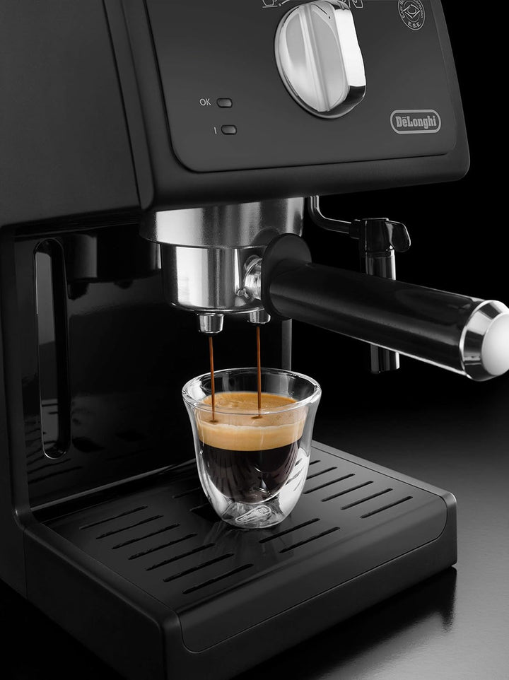 De'Longhi ECP 31.21 - Espresso portafilter machine, Espresso machine with aluminium finish, Incl. manual milk frothing nozzle, With hot water function, Suitable for ESE pods, 1.1 L water tank, Black
