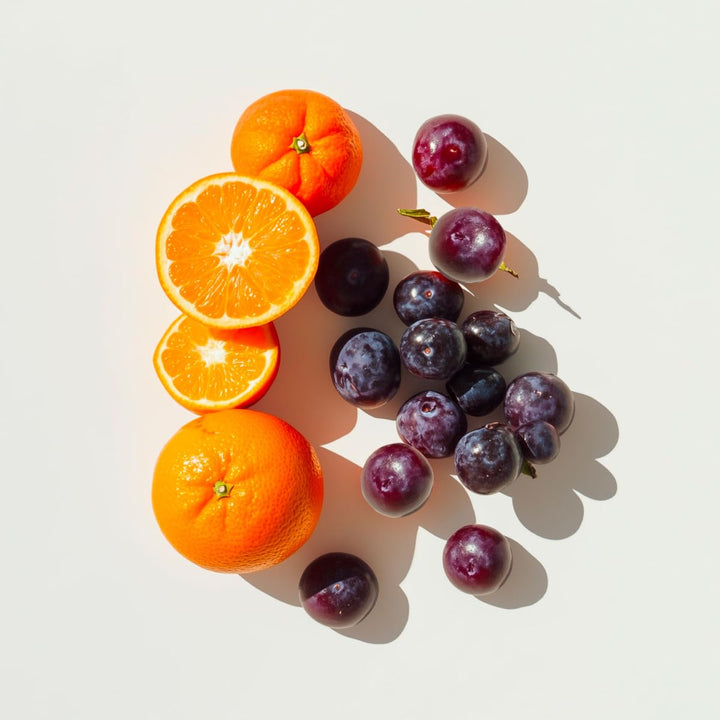 Elie Saab Le Parfum in White 50 ml – Apă de parfum pentru femei – Parfum chypre fructat – Note vibrante de fructe roșii, pară și paciuli – Sticlă transparentă din sticlă