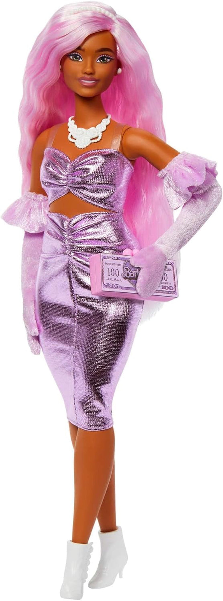 Păpușă Barbie Deluxe Style nr. 3 cu ținută Barbiecore, păr blond în coc înalt, rochie roz pastel cu fundiță supradimensionată și accesorii precum colanți Fishnet, HYV27