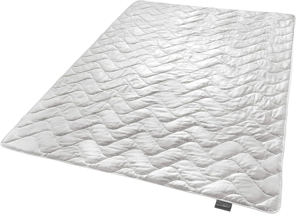 Traumnacht Exklusiv Plapumă ușoară pentru vară Fabricat din 100% mătase sălbatică, certificat Oeko-Tex, fabricat în Germania, greutate de umplere: 550Gr, 135 X 200 Cm