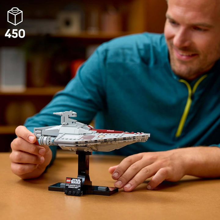 LEGO Star Wars 75404 Nava de asalt Clasa Acclamator din Atacul clonelor - Navă stelară de colecționat, construit și expus - Set de construcție Fantasy - Cadou pentru adulți și fani adolescenți