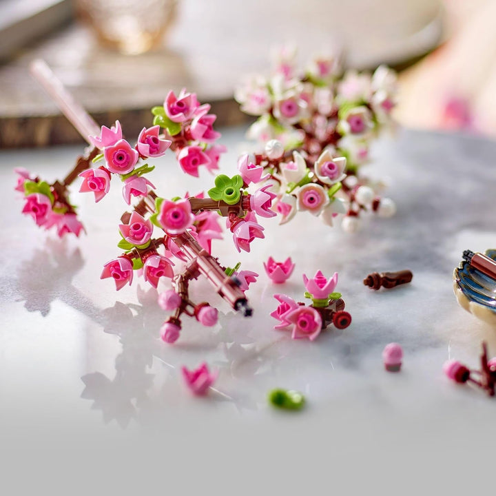 LEGO Botanicals Cherry Blossoms - Flori artificiale de construit - Decorațiuni de birou pentru copii - Buchet de flori de expus - Cadou pentru femei și bărbați de la 8 ani - Botany Collection 40725