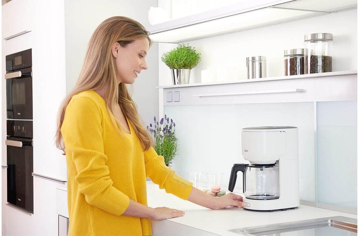 Espressor Braun Purease KF 3100 WH – Espressor cu filtru și carafă de sticlă pentru 10 cești de cafea, Espressor pentru o aromă unică, 1000 wați, Alb