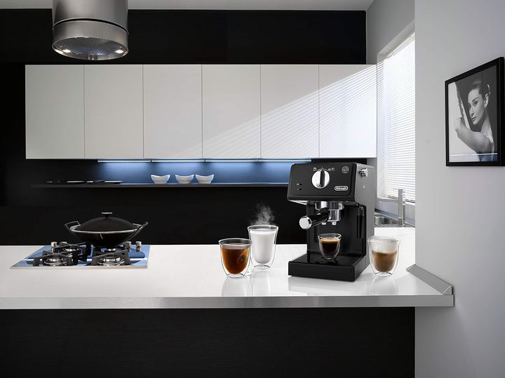 De'Longhi ECP 31.21 - Espresso portafilter machine, Espresso machine with aluminium finish, Incl. manual milk frothing nozzle, With hot water function, Suitable for ESE pods, 1.1 L water tank, Black