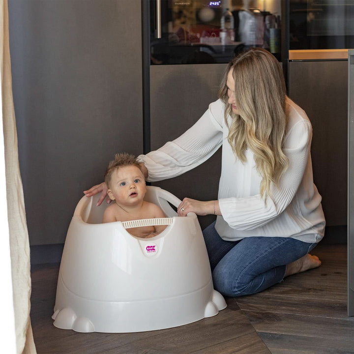 OKBABY Oplà Kleinkinder-Badewanne - Ergonomischer Sitz Mit Rückenlehne - Komfortgriff Zum Tragen - Hygienisch Und Leicht Zu Reinigen - Auch Für Kleine Badezimmer, Für Innen Und Außen - Grün